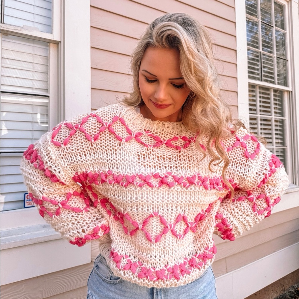 CREAM AND PINK KNITTED SWEATER AZTEC PATTERN